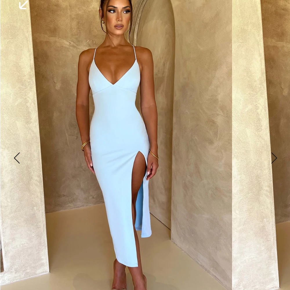 Baby boo KIANA MIDI DRESS - BABY BLUE MEDIUM